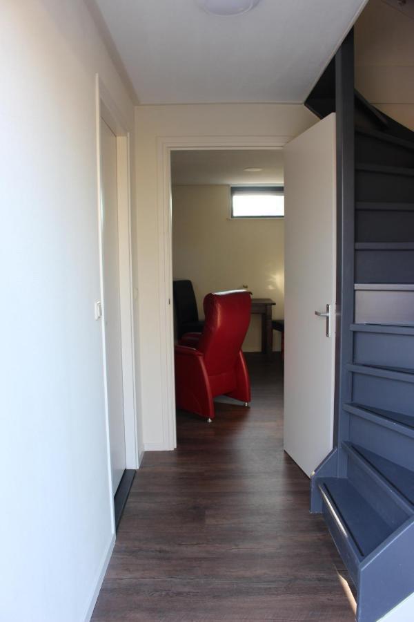 Logement De Garage Sneek Exterior photo