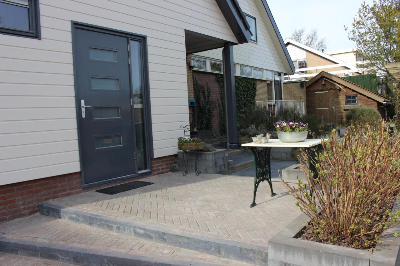 Logement De Garage Sneek Exterior photo